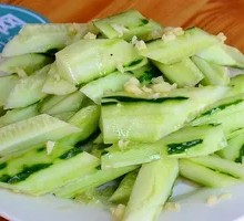 Knife-Pounded Cucumber