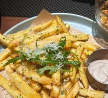 Black Truffle Snow Potato Fries