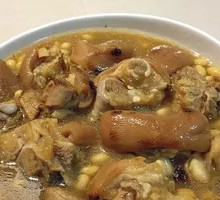 Stewed Pig Trotters with Soybeans