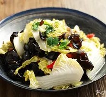 Bok choy stir-fried with wood ear mushrooms