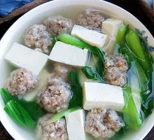 Boiled Meatball and Tofu Soup