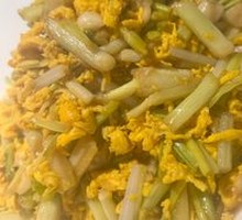 Green Tomato and Egg Stir-fry