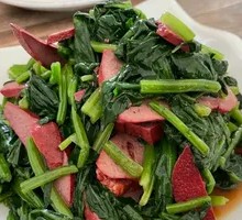 Spinach with Ham Sausage Stir-fry