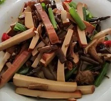 Fragrant Tofu with Wood Ear Mushrooms
