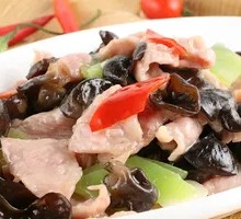Cucumber and Black Mushroom with Pork Slices