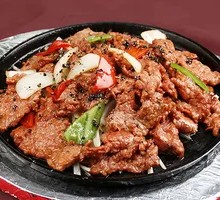 Black Pepper Beef Steak with Crispy Rice