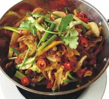 Spicy Pot-Steamed Chicken
