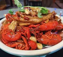 Stewed Shrimp and Chicken Feet in Oil