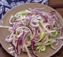 Shredded onions