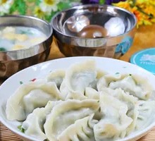 Fresh Pork Dumplings with Chinese Cabbage