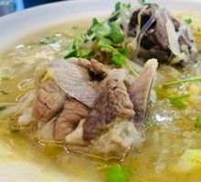 Braised Pork Bones with Sour Cabbage