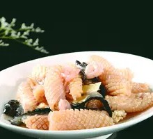 Spicy Rice Crisps with Three Fresh Ingredients