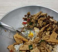 Sichuan Pickled Chili and Tomato Fried Egg Rice