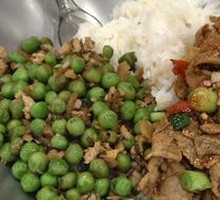 Fried Tofu Skin with Meat and Pickled Mustard Greens Stir-Fried with Minced Pork
