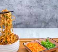 Sauce-Flavored Hot Dry Noodles