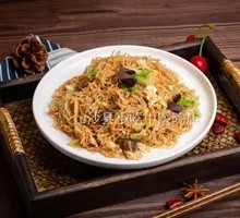 鸭胗炒米粉