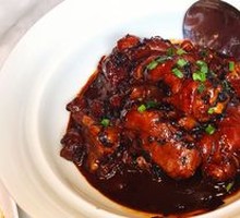 Braised Pig Trotter with Preserved Mustard Greens