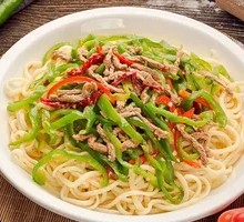 Stir-Fried Pork with Green Pepper Noodles
