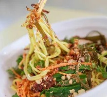 Full-Ingredient Cold Noodles