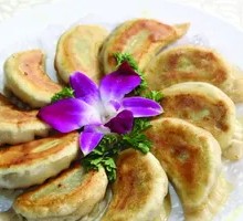 Sautéed Dumplings with Mushroom and Pork Filling