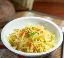 Sour and Spicy Shredded Pork with Potato