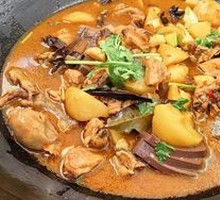 Stir-fried Chicken in Iron Pot