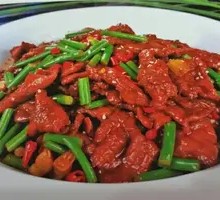 Stir-Fried Beef with Yellow Onion
