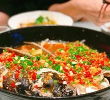 Golden Spicy Chopped Chili Fish Head
