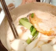 Braised Pork and Rice Noodle Pot