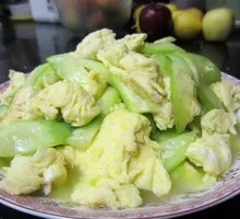 Cucumber, Wood Ear Mushroom, Egg, and Pork Stir-Fry