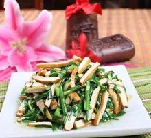 Stir-fried Leek with Tofu Skin
