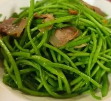 Preserved Pork Stir-fried with Freshwater Snail