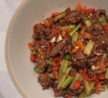 Stir-Fried Beef with Yellow Onion
