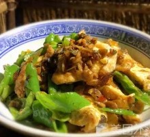 Tiger Skin Green Pepper with Fried Egg