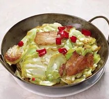 Spicy Pot-Braised Cabbage