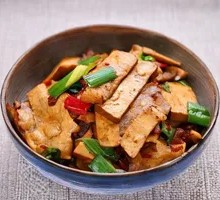 Fried Pork with Tofu Skin