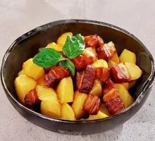 Braised Pork with Potatoes
