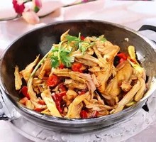 Spicy Pot-Steamed Chicken