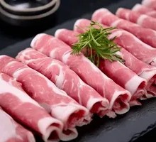 Thinly sliced lamb