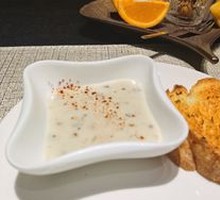 Garlic Bread with Bacon Mushroom Sauce