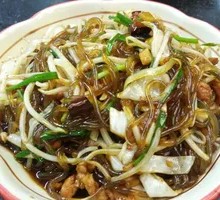 Pickled Vegetable and Taro Noodles with Pork Strips