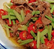 Stir-Fried Beef with Yellow Onion