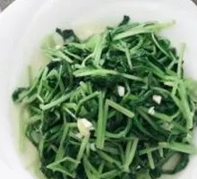 Garlic-Flavored Radish Salad
