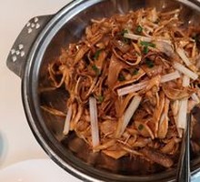 Spicy Sichuan-style Crisp Bamboo Shoots in Dry Pot