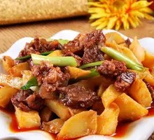 Beef Stewed with Potatoes