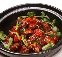 Sauce-Flavored Spare Ribs in Small Pot