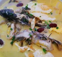 Yellow Catfish Stewed with Soft-Boiled Eggs