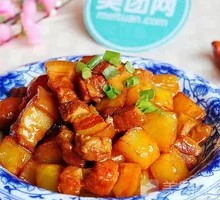 Braised Pork with Potatoes