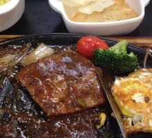 Classic Steak on Iron Plate
