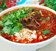 Duck Blood and Pork Intestine Rice Noodles